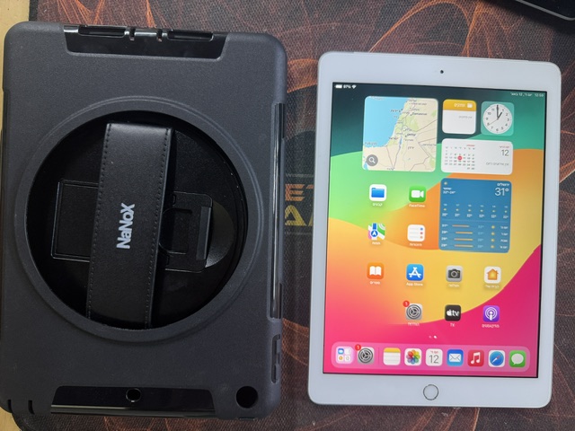 Apple iPad (דור 6) 9.7 אינץ׳ Cellular — עם תקשורת סלולרית — תמונה 1