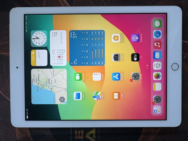 Apple iPad (דור 6) 9.7 אינץ׳ Cellular — עם תקשורת סלולרית — תמונה 2