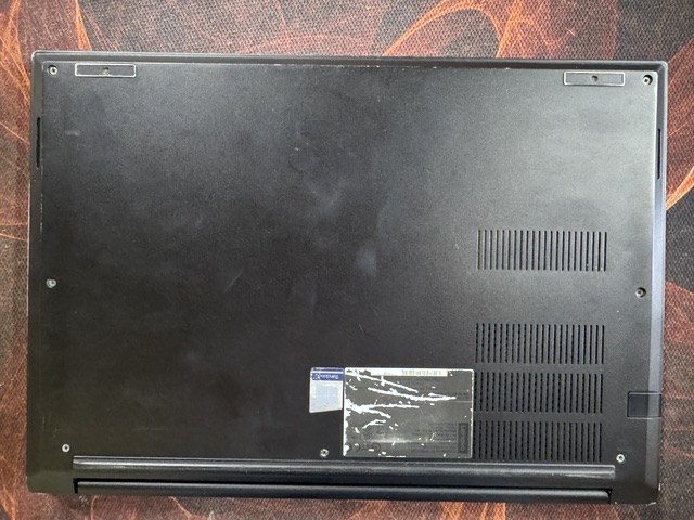 Lenovo ThinkPad E14 — 14 אינץ׳, i5 דור 10, 16GB RAM, 512GB SSD, מטען מקורי — תמונה 5