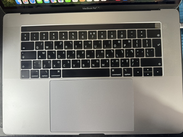 MacBook Pro 15" 2019 — כסוף, i9, 32GB RAM, 512GB SSD — תמונה 3